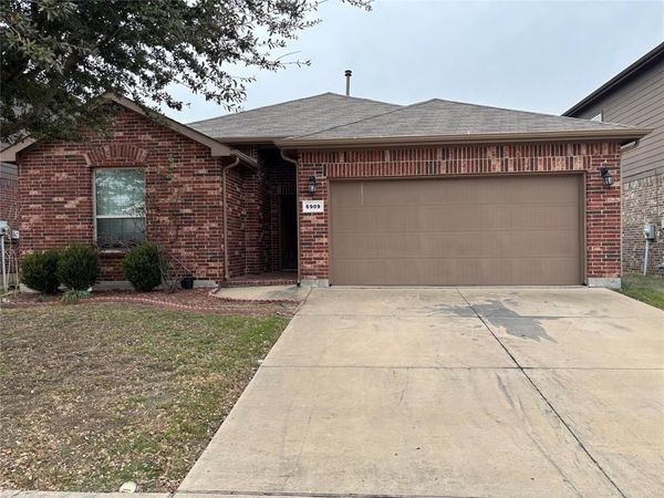 6909 Cloudcroft Lane, Fort Worth, TX 76131