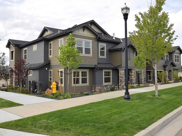 24499 E Pinnacle Ct, Liberty Lake, WA 99019