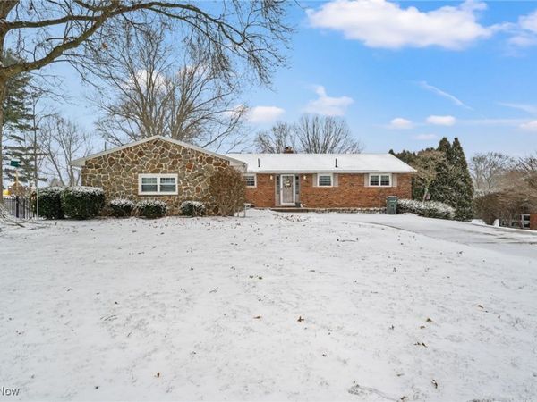 2685 Chaucer Drive NE, Canton, OH 44721