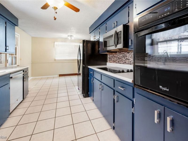 2685 Chaucer Drive NE, Canton, OH 44721 Photo 16