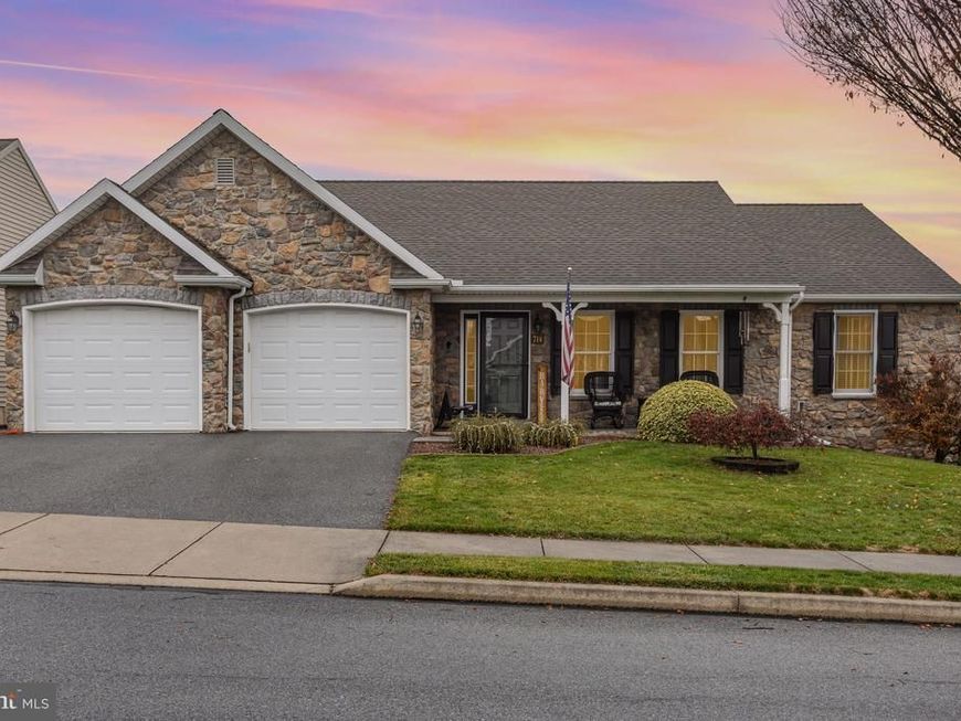 714 Heather Ridge, Manheim, PA 17545 Main Photo