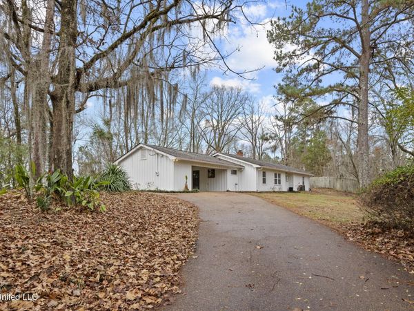 218 W Virginia Drive, Clinton, MS 39056