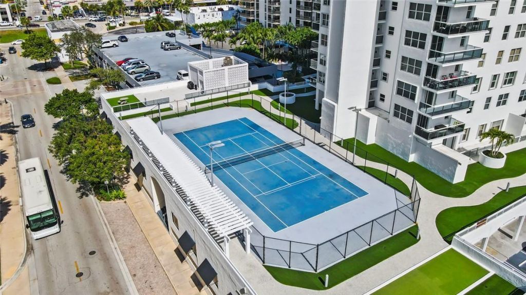 3015 N Ocean Boulevard, Unit 7K, Fort Lauderdale, FL 33308 Photo