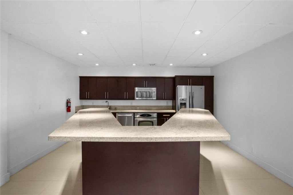 3015 N Ocean Boulevard, Unit 7K, Fort Lauderdale, FL 33308 Photo