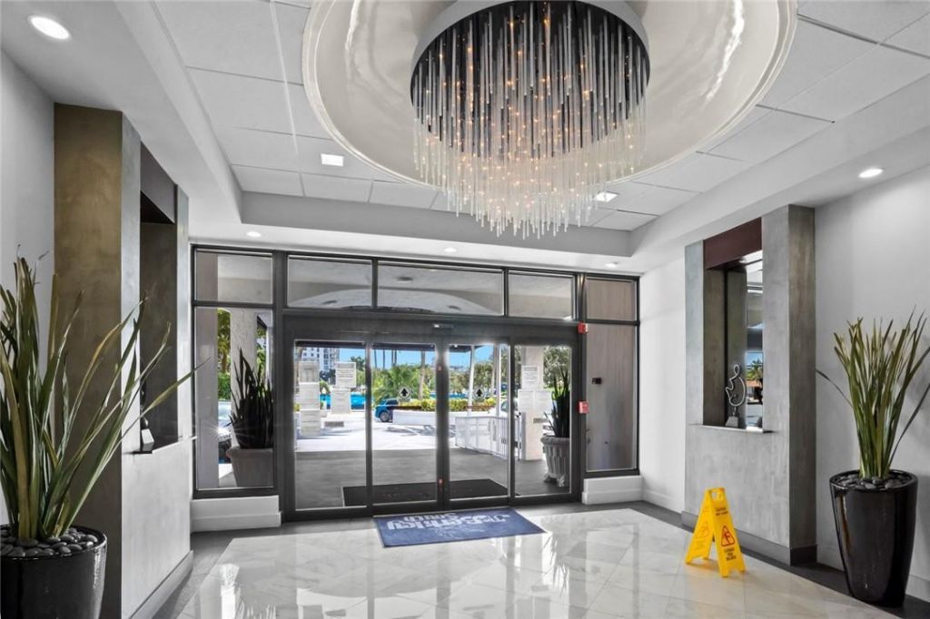 3015 N Ocean Boulevard, Unit 7K, Fort Lauderdale, FL 33308 Photo