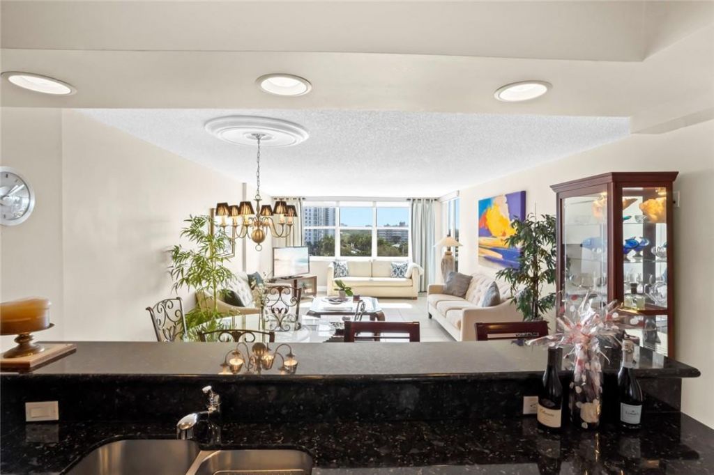 3015 N Ocean Boulevard, Unit 7K, Fort Lauderdale, FL 33308 Photo