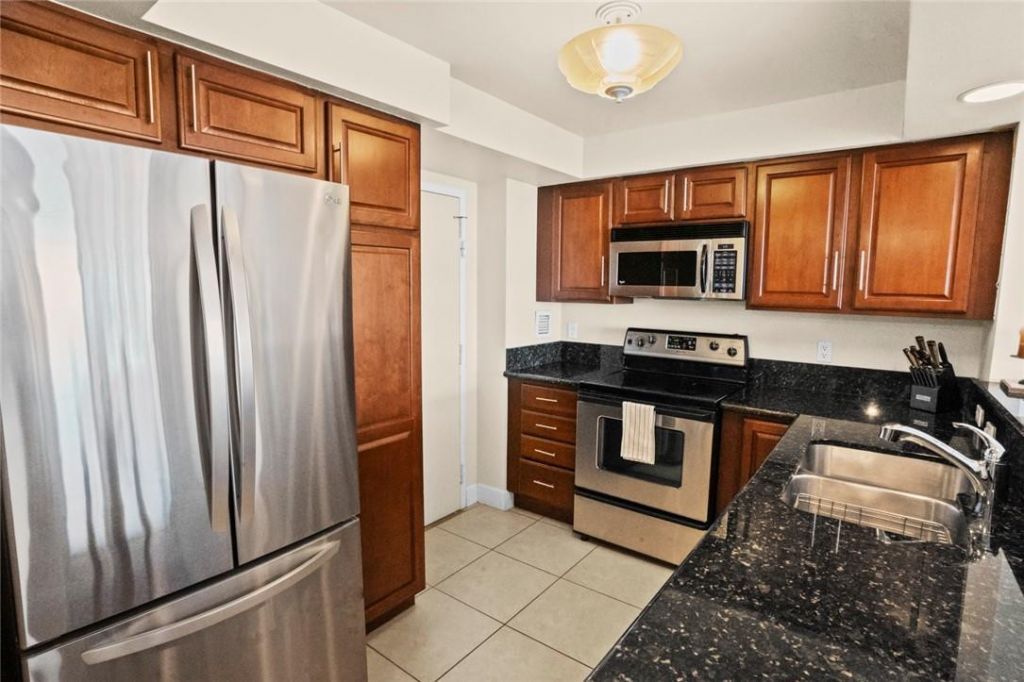 3015 N Ocean Boulevard, Unit 7K, Fort Lauderdale, FL 33308 Photo
