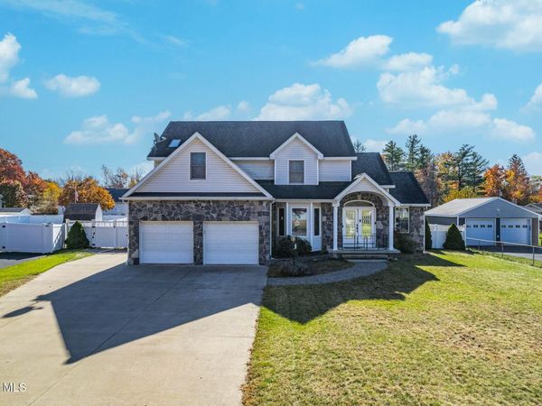 7 Theresa Ann Court, Albany, NY 12205