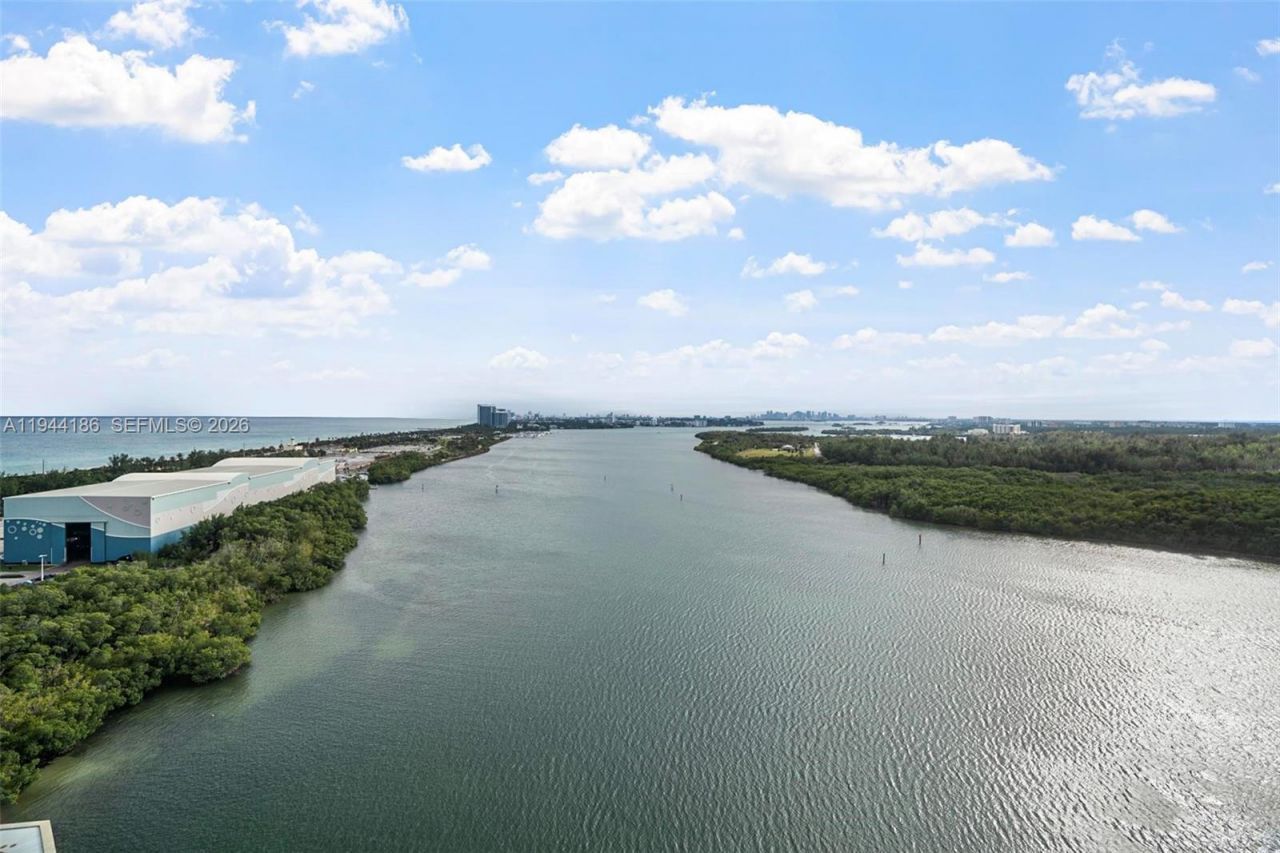 300 Bayview Dr , Unit 2108, Sunny Isles Beach, FL 33160 Photo