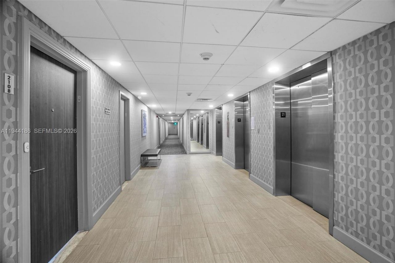 300 Bayview Dr , Unit 2108, Sunny Isles Beach, FL 33160 Photo