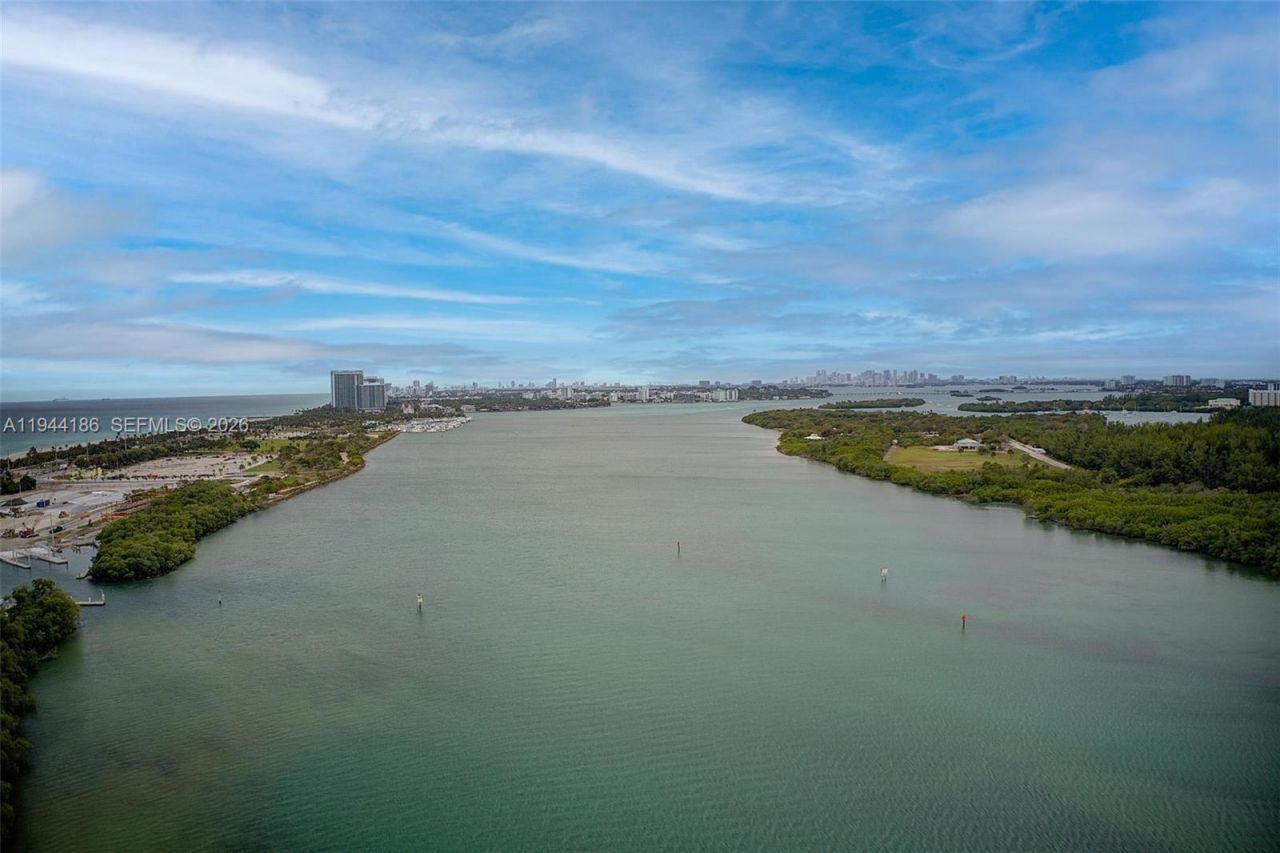 300 Bayview Dr , Unit 2108, Sunny Isles Beach, FL 33160 Photo