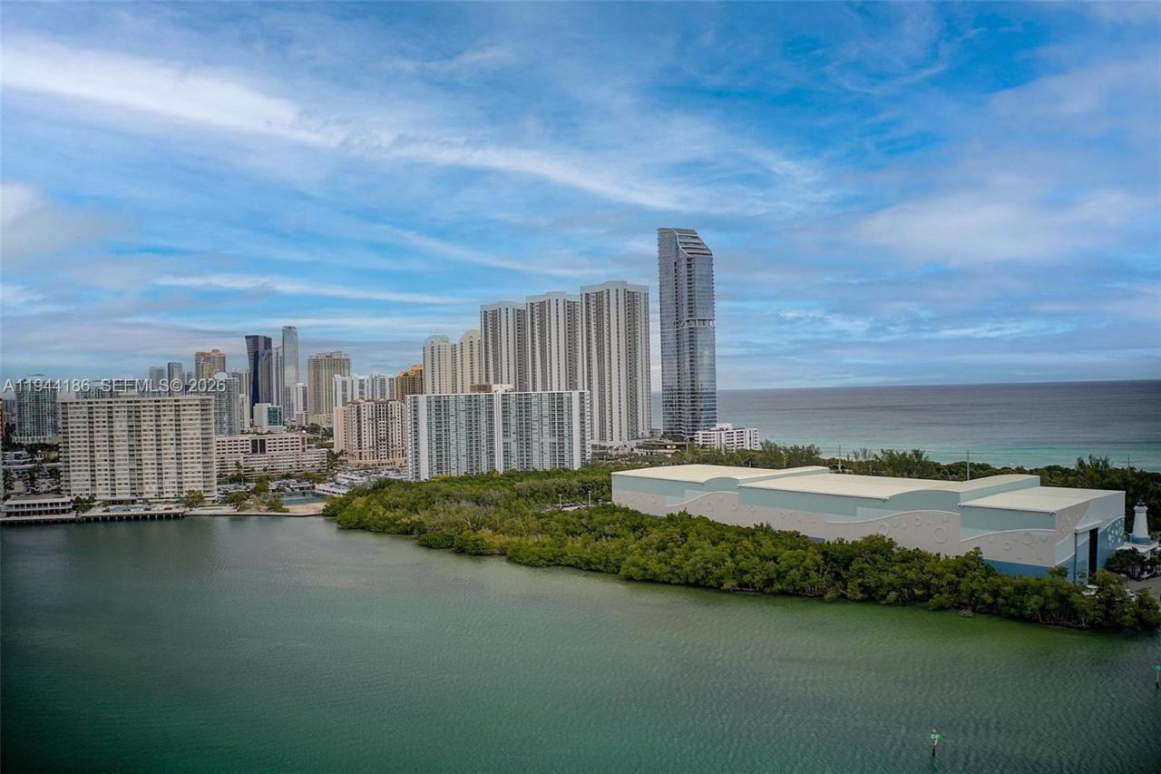 300 Bayview Dr , Unit 2108, Sunny Isles Beach, FL 33160 Photo