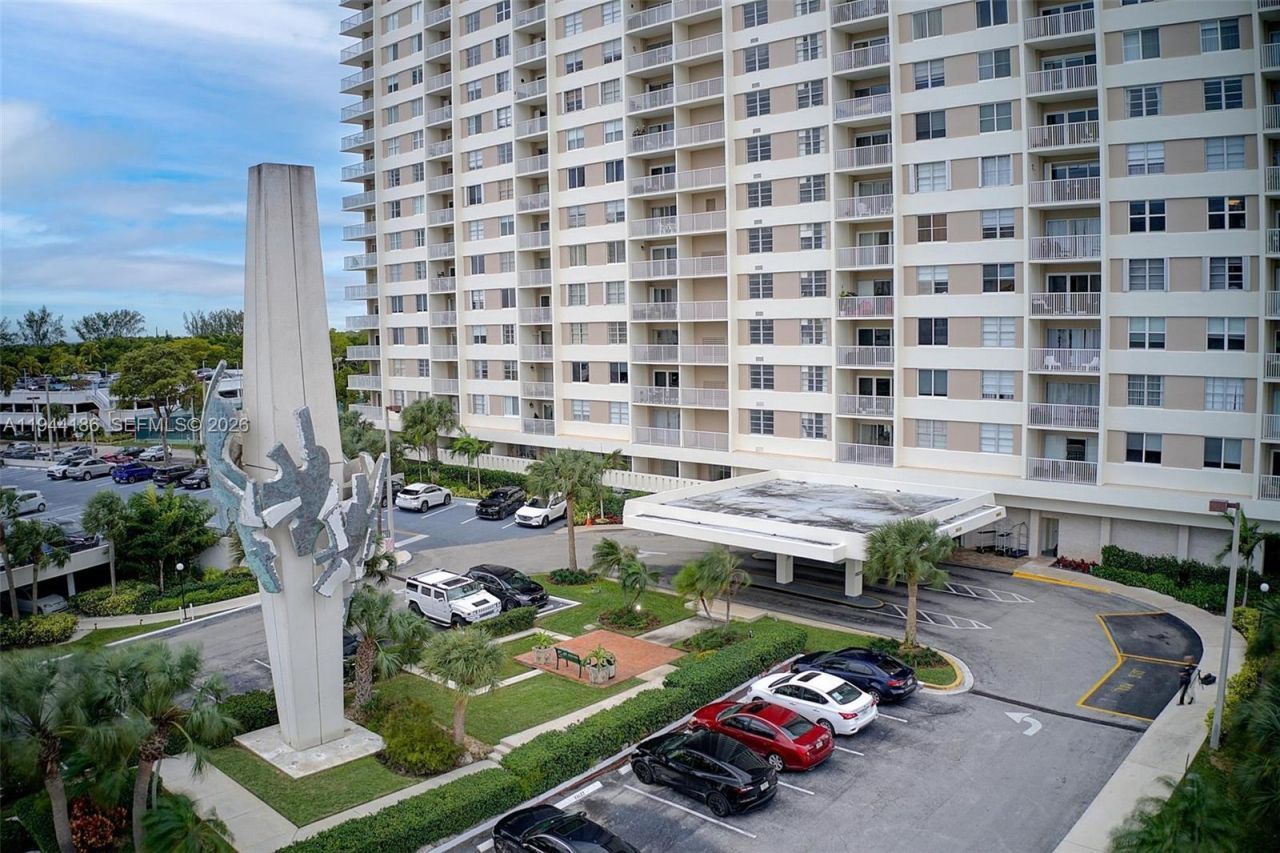 300 Bayview Dr , Unit 2108, Sunny Isles Beach, FL 33160 Photo