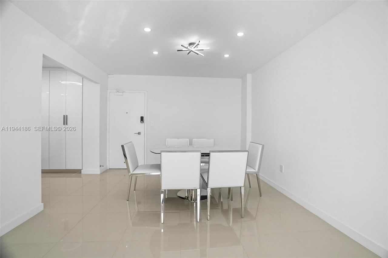 300 Bayview Dr , Unit 2108, Sunny Isles Beach, FL 33160 Photo