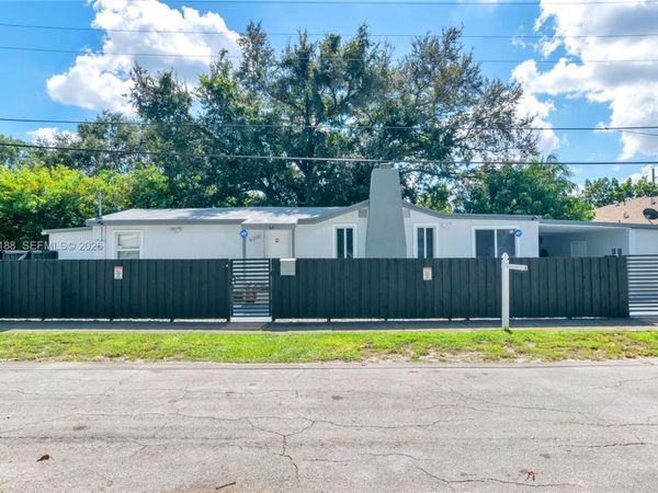 9398 NW 4th Ave , Miami, FL 33150