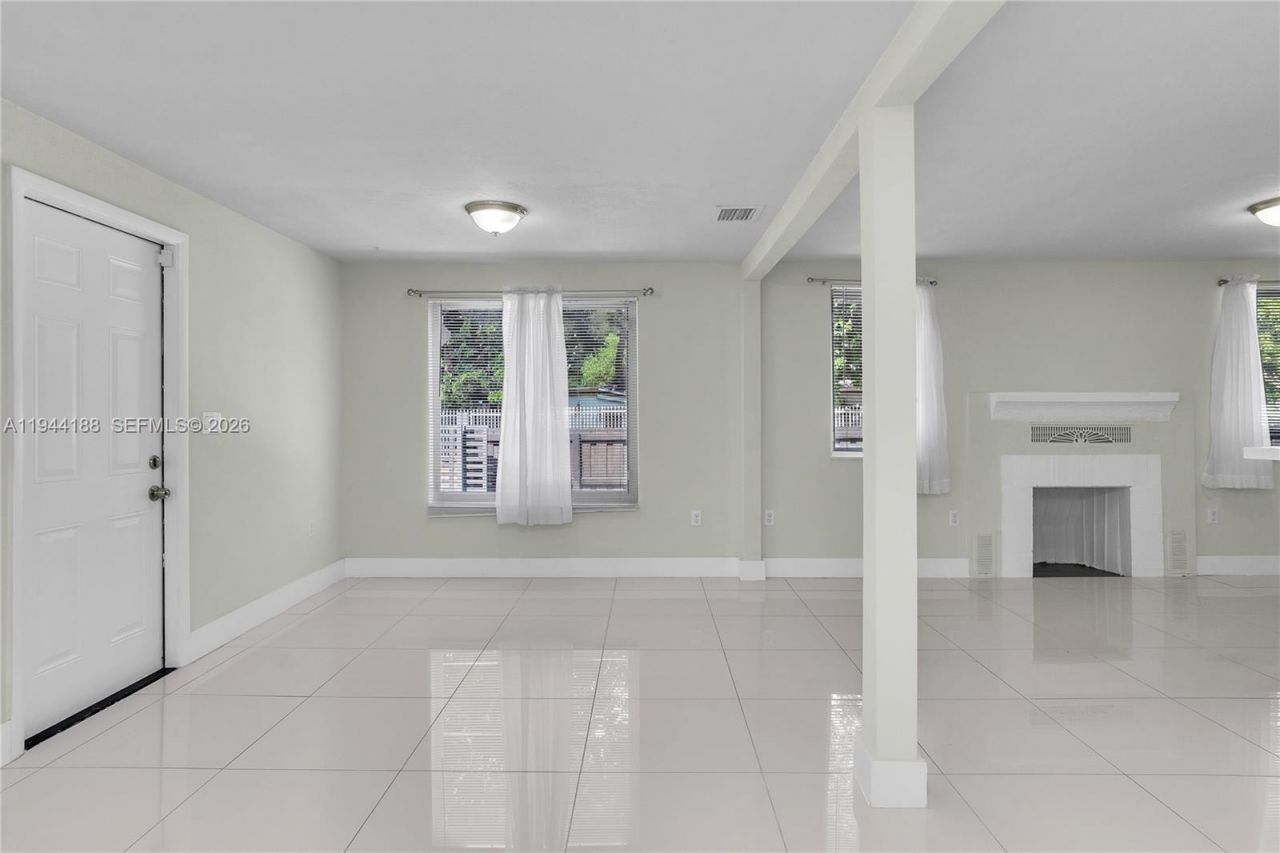 9398 NW 4th Ave , Miami, FL 33150 Photo