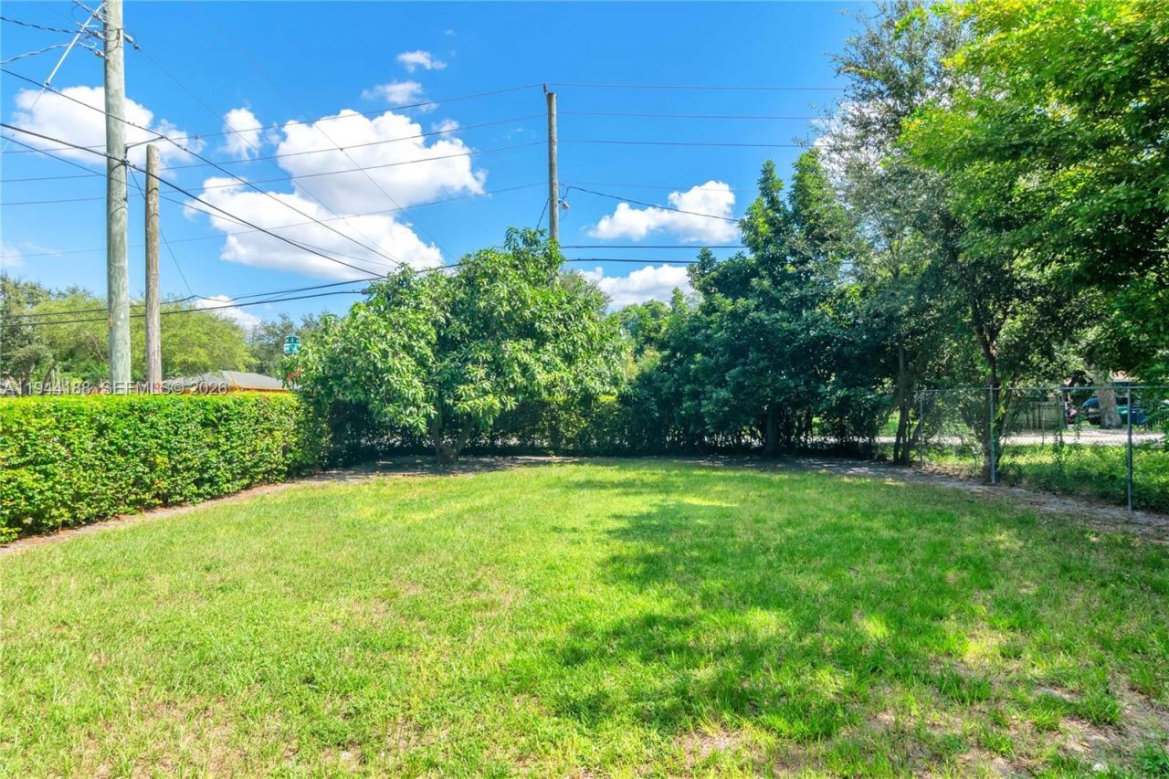 9398 NW 4th Ave , Miami, FL 33150 Photo