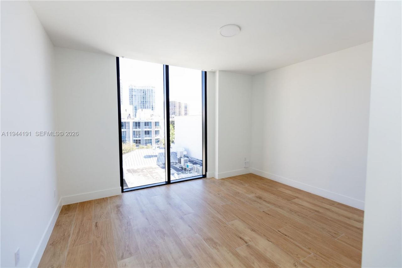 3034 Oak Avenue, Unit 408, Coconut Grove, FL 33133 Photo