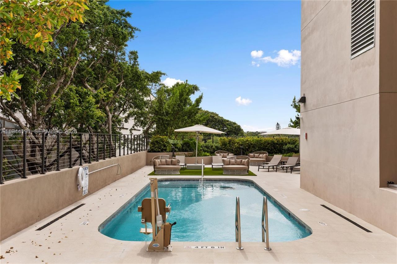 3034 Oak Avenue, Unit 408, Coconut Grove, FL 33133 Photo