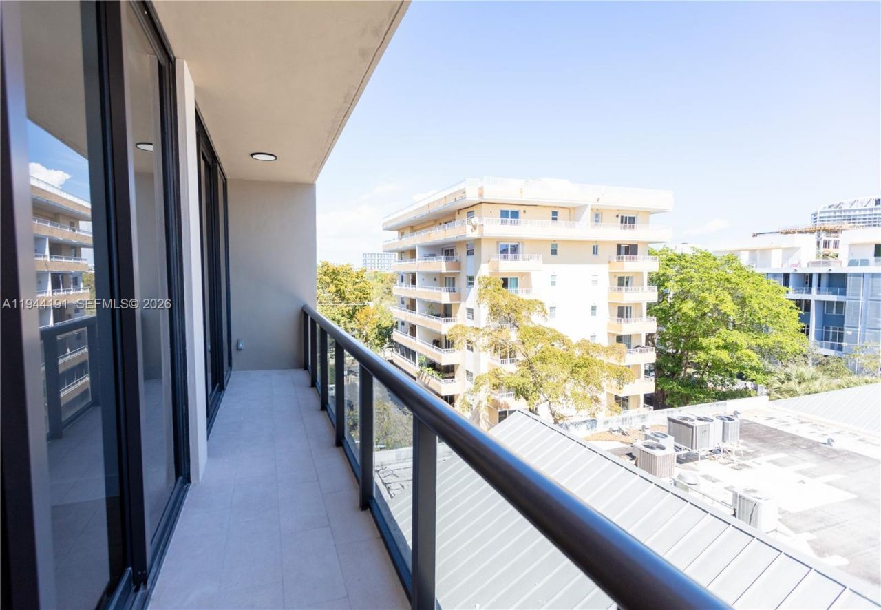 3034 Oak Avenue, Unit 408, Coconut Grove, FL 33133 Photo