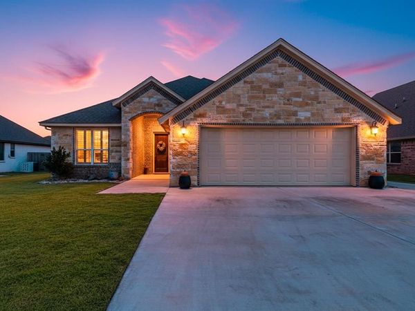 162 Crenshaw Court, Stephenville, TX 76401