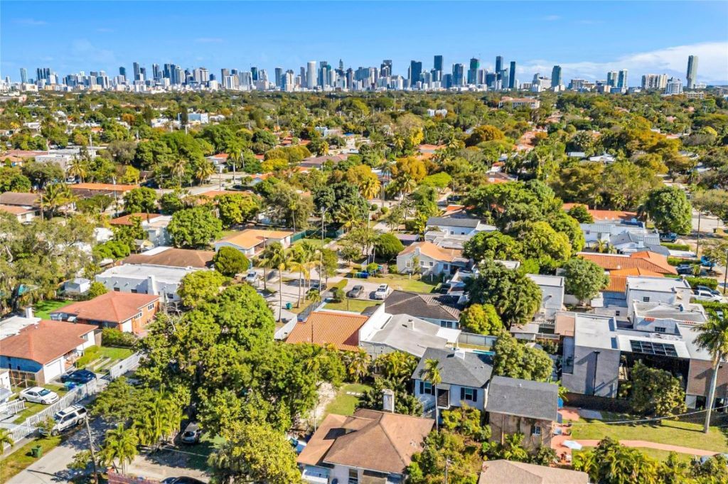 2612 SW 19th Terrace, Miami, FL 33145 Photo