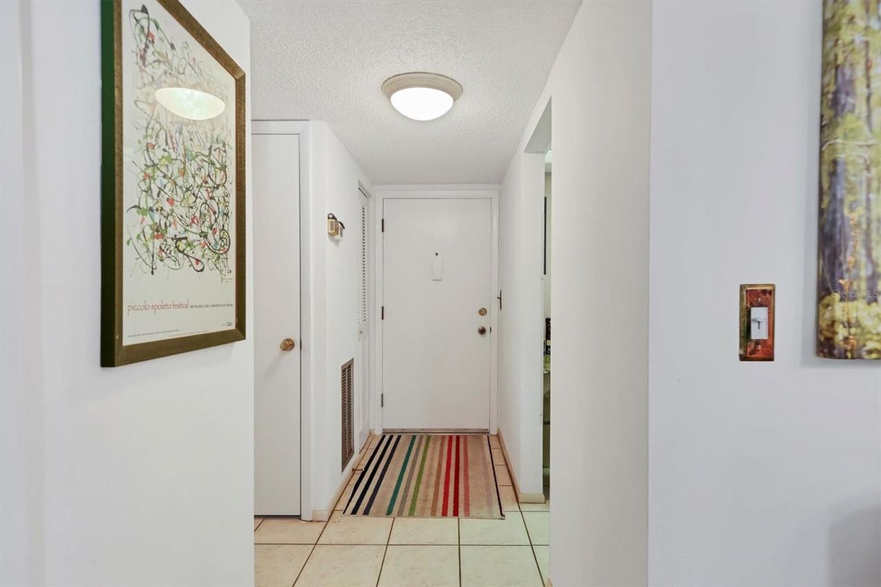 1310 Glen Oaks Drive E, Unit 285E, Sarasota, FL 34232 Photo