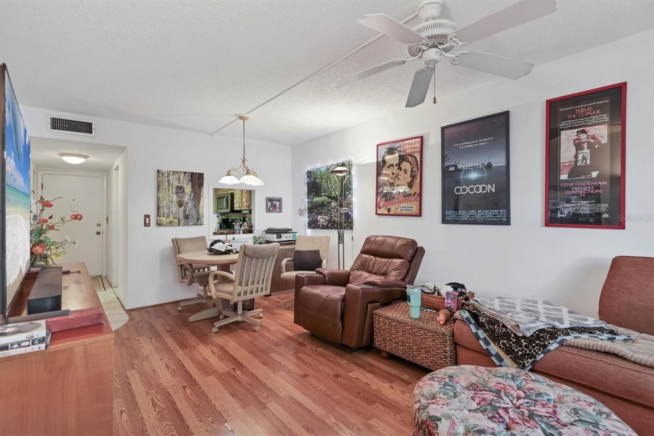 1310 Glen Oaks Drive E, Unit 285E, Sarasota, FL 34232 Photo