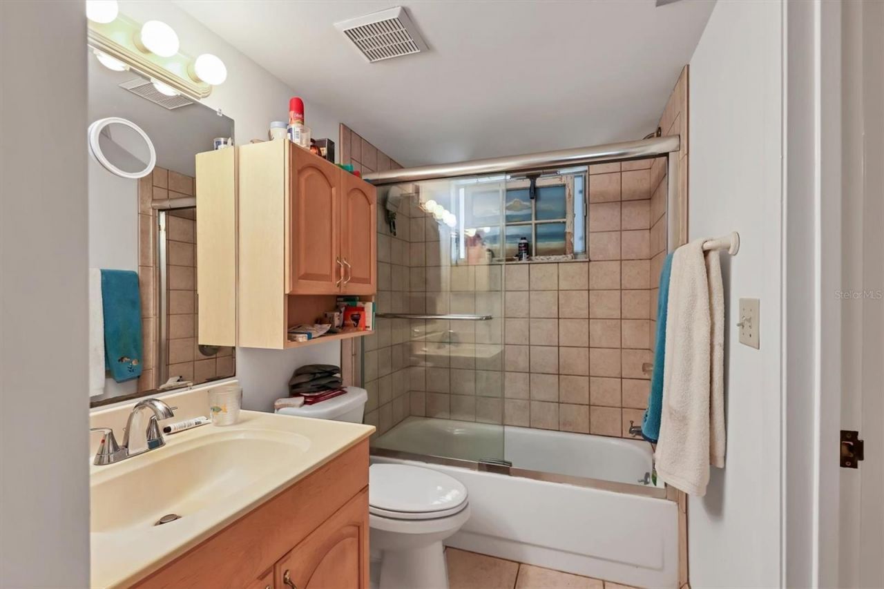 1310 Glen Oaks Drive E, Unit 285E, Sarasota, FL 34232 Photo