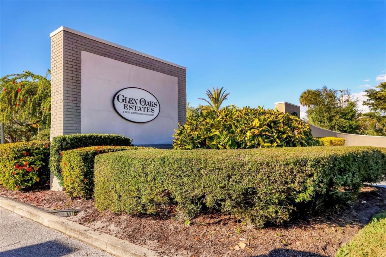 1310 Glen Oaks Drive E, Unit 285E, Sarasota, FL 34232 Photo