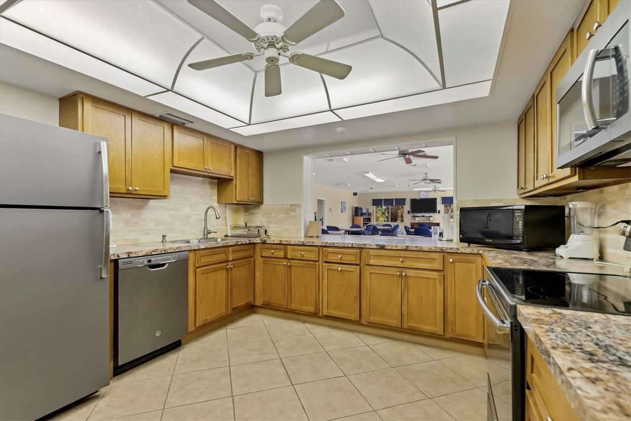 1310 Glen Oaks Drive E, Unit 285E, Sarasota, FL 34232 Photo