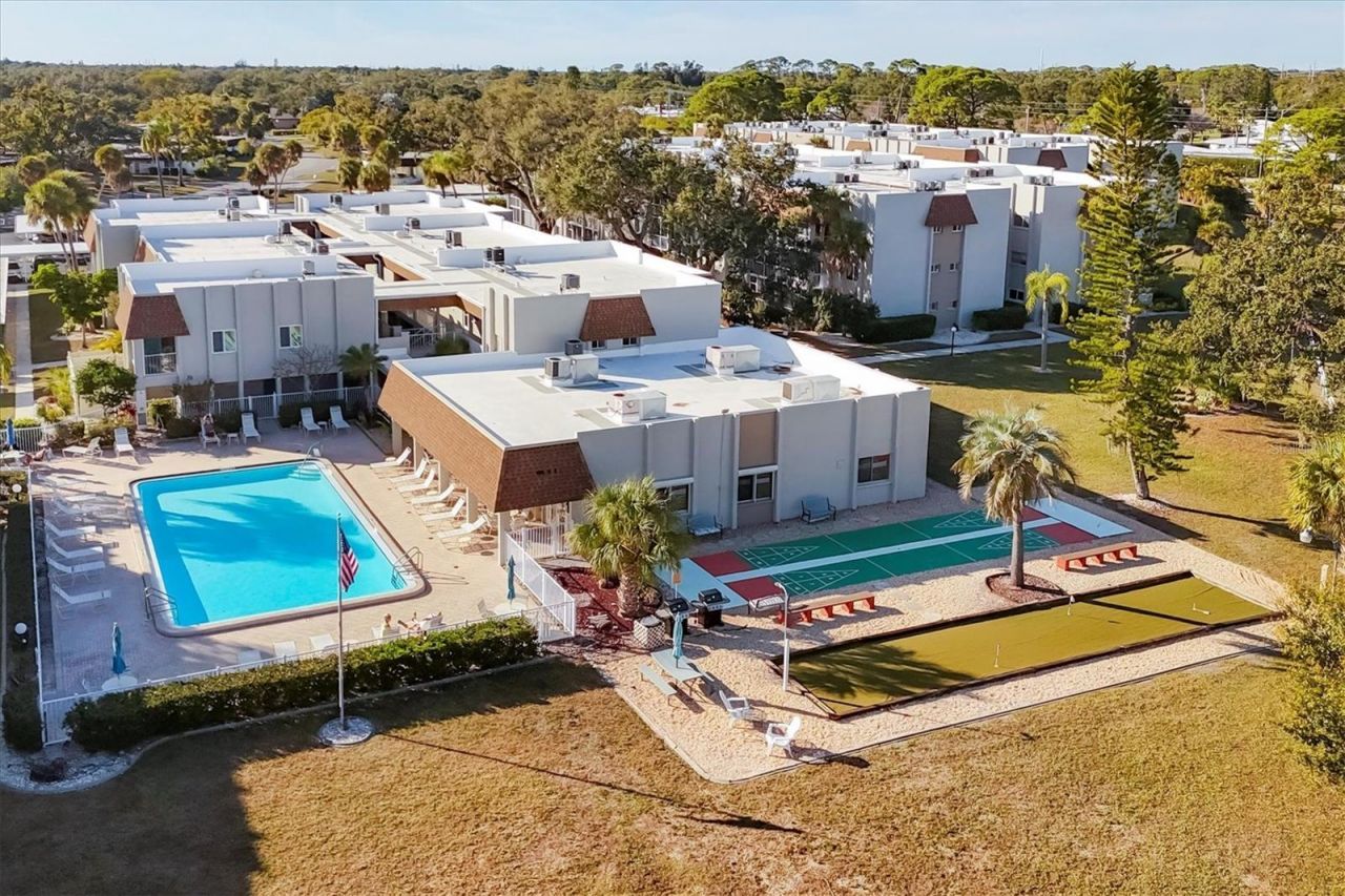 1310 Glen Oaks Drive E, Unit 285E, Sarasota, FL 34232 Photo