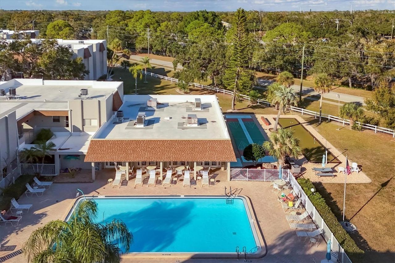 1310 Glen Oaks Drive E, Unit 285E, Sarasota, FL 34232 Photo