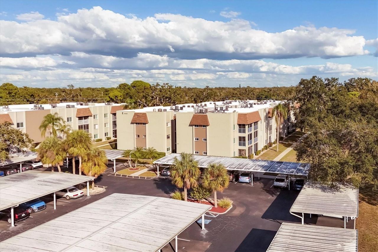 1310 Glen Oaks Drive E, Unit 285E, Sarasota, FL 34232 Photo
