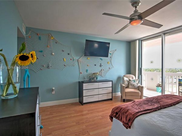 801 S Ocean Dr, Unit 1004, Hollywood, FL 33019