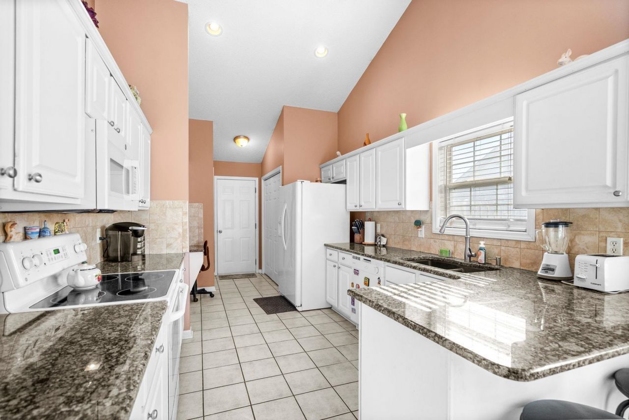 120 Point Break Dr. Photo 18