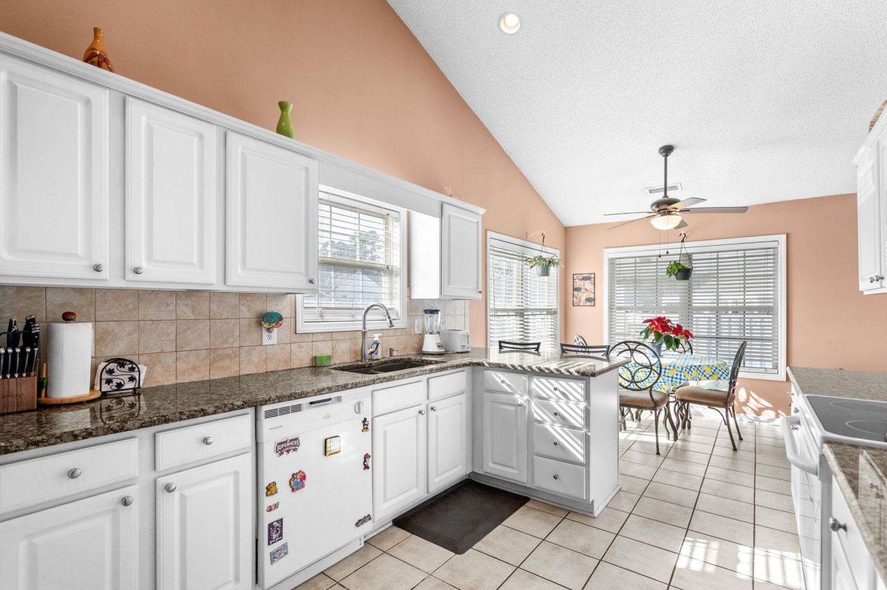 120 Point Break Dr. Photo 22