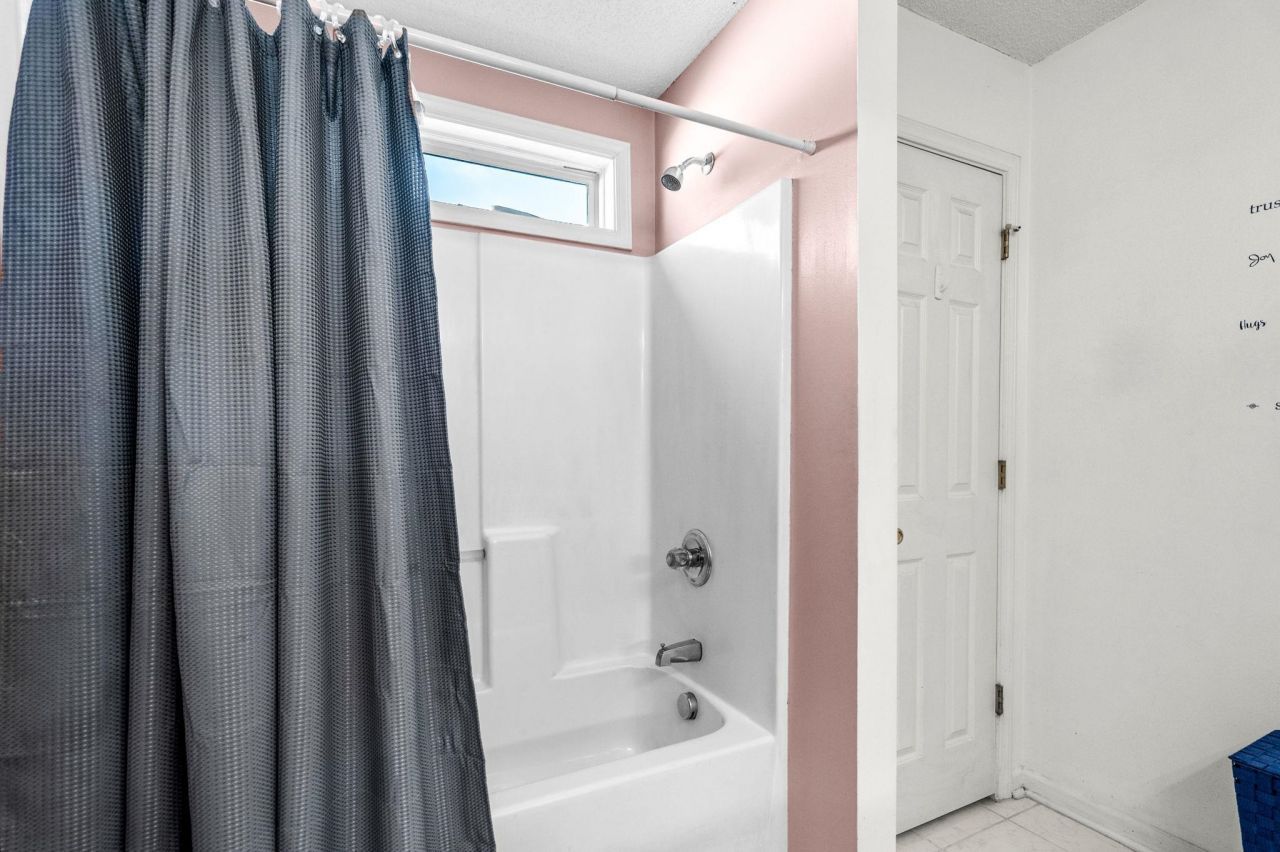 120 Point Break Dr. Photo 28