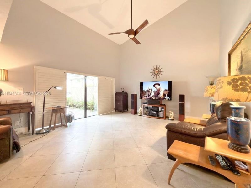 205 Bonnie Brae Way, Unit 33, Hollywood, FL 33021 Photo