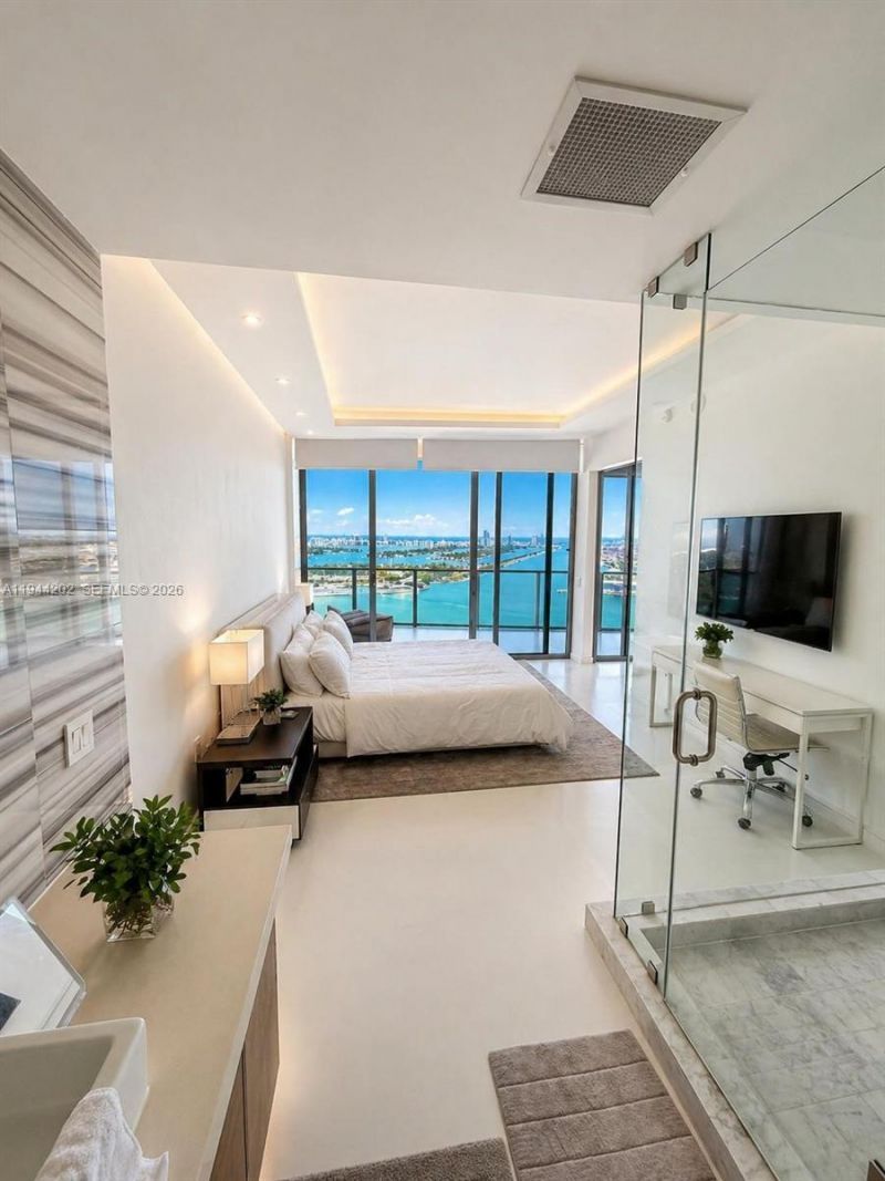 1100 Biscayne Blvd, Unit 4001, Miami, FL 33132 Photo