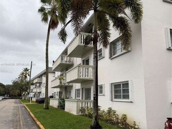 15221 NE 6th Ave, Unit A302, Miami, FL 33162