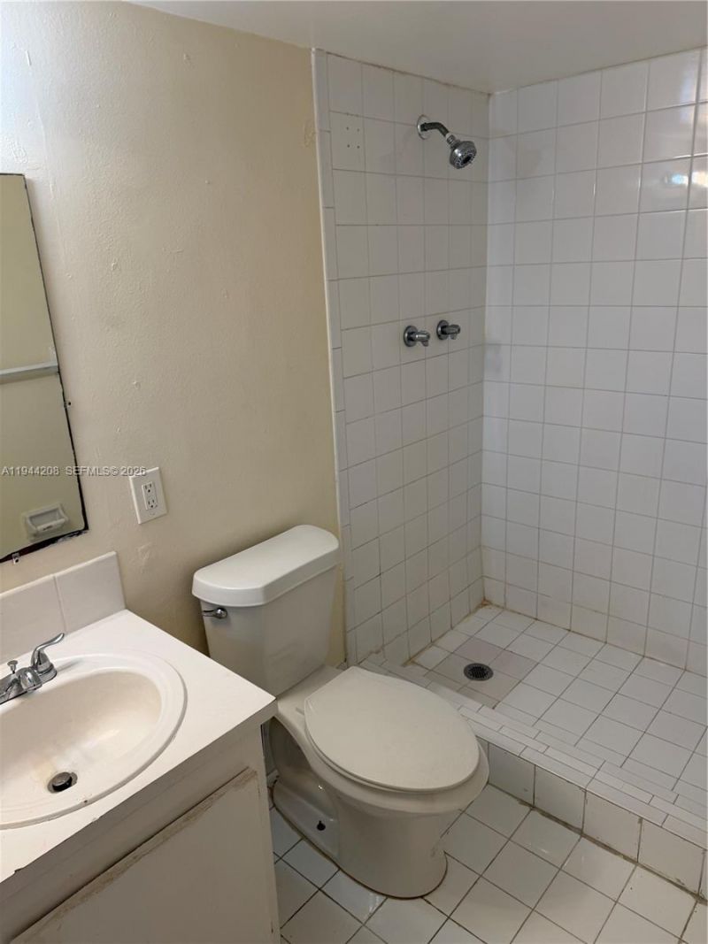 15221 NE 6th Ave, Unit A302, Miami, FL 33162 Photo