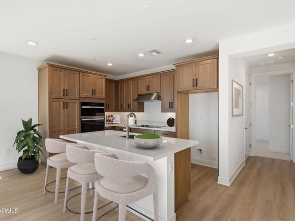 2121 W Sonoran Desert Drive, Unit 114, Phoenix, AZ 85085