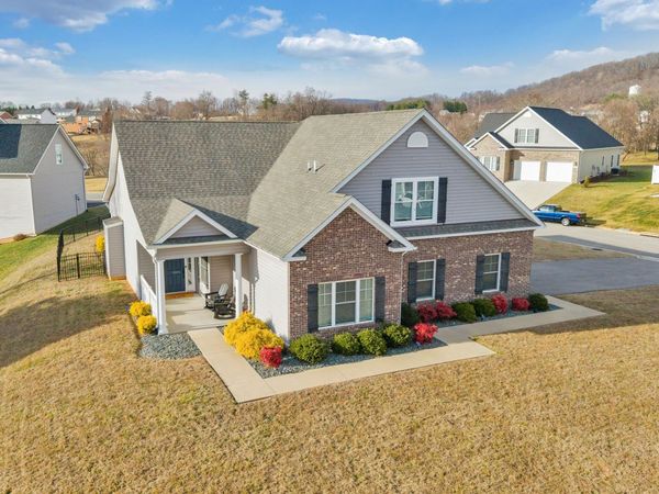 3015 Adam DR, Vinton, VA 24179