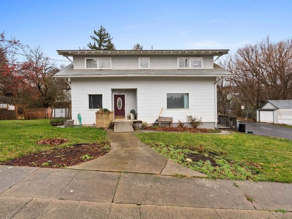 1002 S Mill St, Colfax, WA 99111