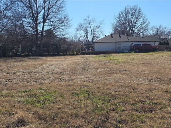 403 E Velma Avenue , Springdale, AR 72764
