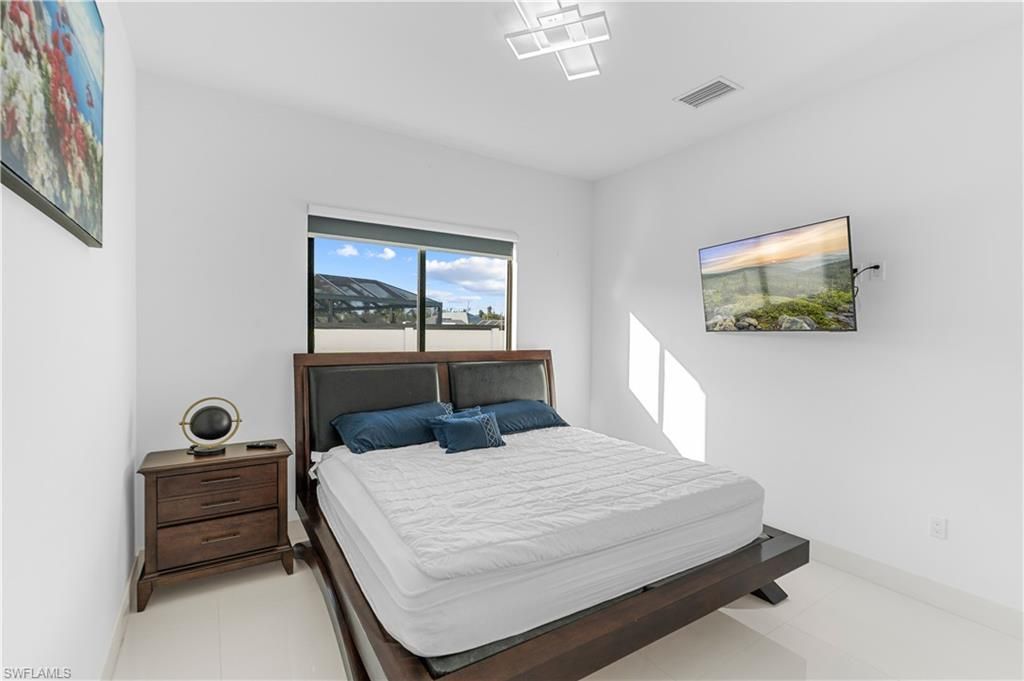 1817 SW 11th Ter, Cape Coral, FL 33991 Photo