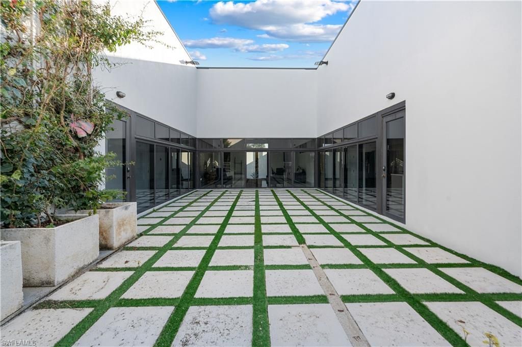 1817 SW 11th Ter, Cape Coral, FL 33991 Photo