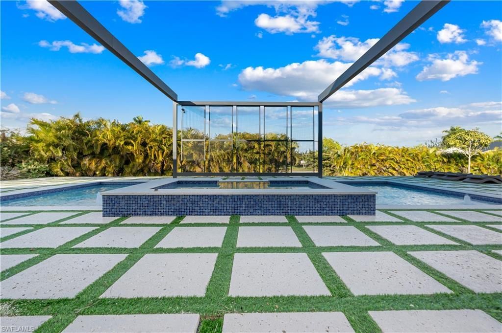 1817 SW 11th Ter, Cape Coral, FL 33991 Photo