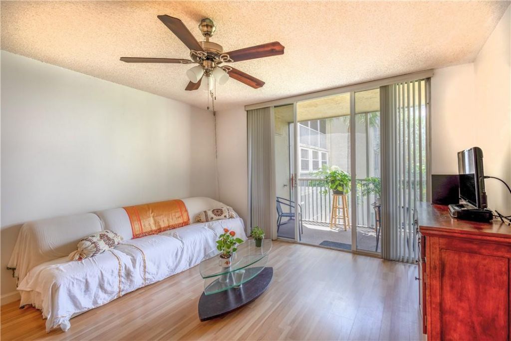 3101 NW 47th Terrace, Unit 227, Lauderdale Lakes, FL 33319 Photo